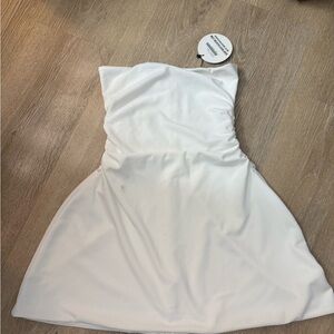 Elegant White Strapless Dress